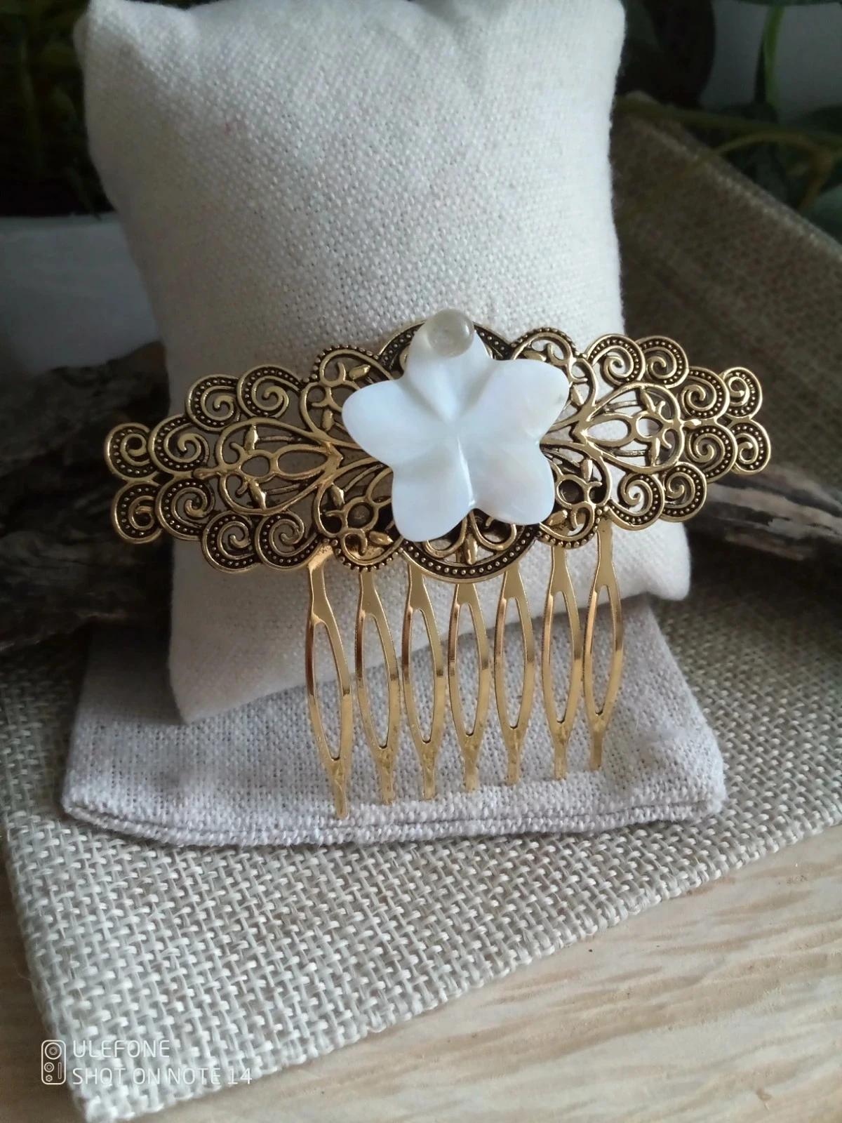 Barrette bohème avec fleur de nacre et pierre de labradorite – photo 3